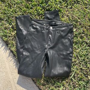 [BLANKNYC] Black Faux Leather “Mid Rise Skinny” Pants - Size 27